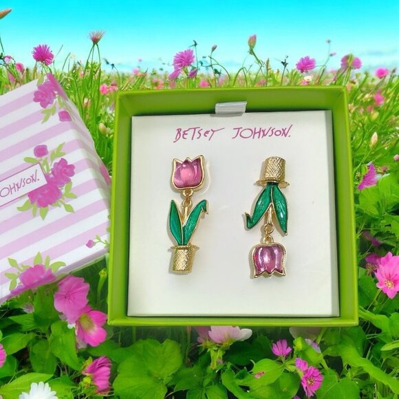 Betsey Johnson Pink Tulips Flower Dangle Earrings New In Gift Box - Picture 3 of 5